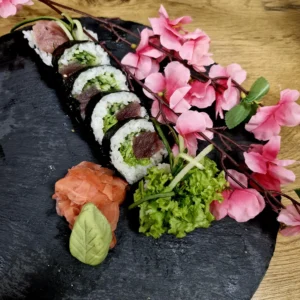 Futomaki z tuńczykiem