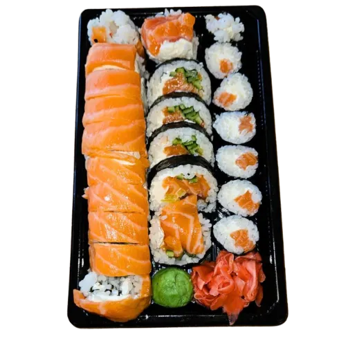 Zdjęcie przedstawia zestaw sushi salmon set